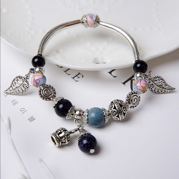 Crown Bracelet - Picture 2 of 3